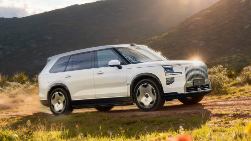 Zeekr 9X chega à China com 1.381 cv e até 1.250 km de alcance