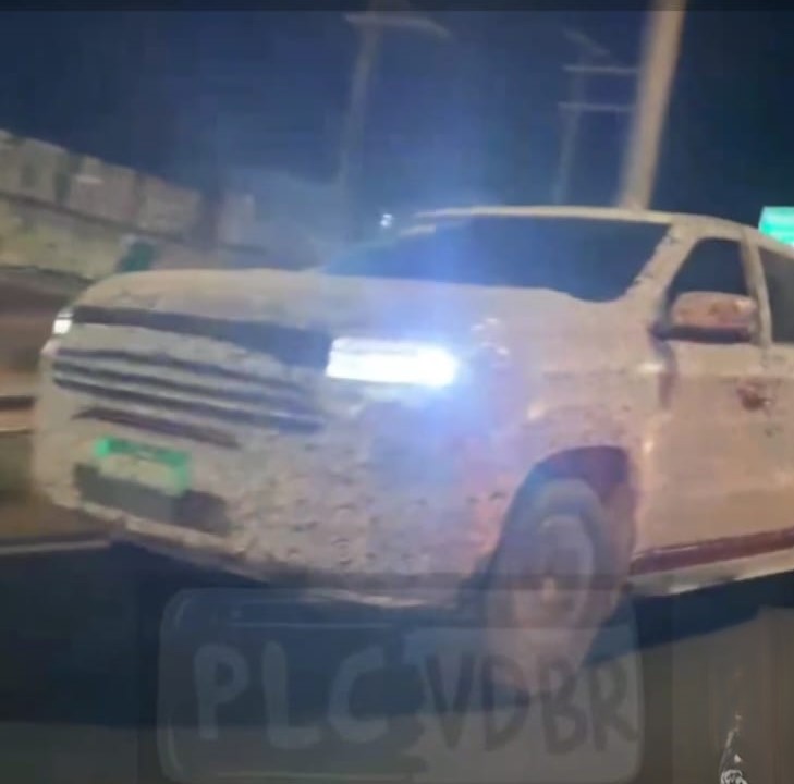 Flagra mostra frente da nova Ram Dakota com menos camuflagem