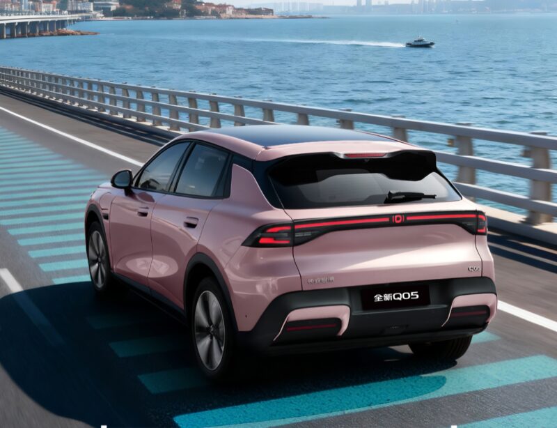 Changan lança pré-venda do Nevo Q05 EV com autonomia de até 506 km