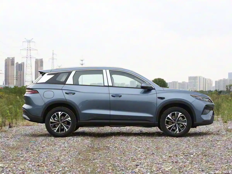 BYD Song Pro 2026 estreia na China com 133 km de autonomia elétrica e mira o Brasil
