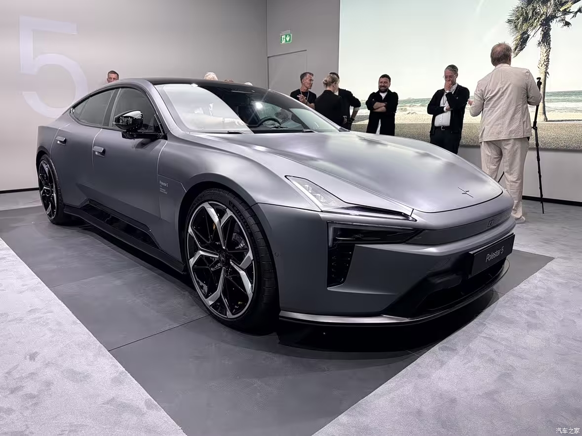 Polestar encerra operações físicas na China e aposta nas vendas online