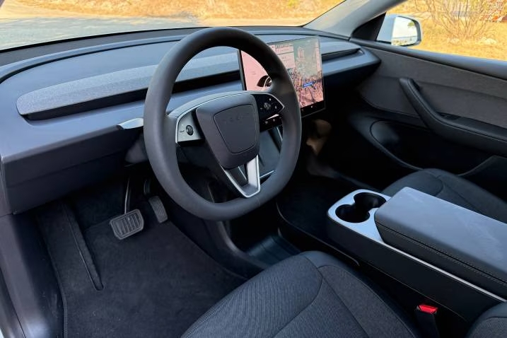Tesla lança versões mais acessíveis dos Modelos 3 e Y