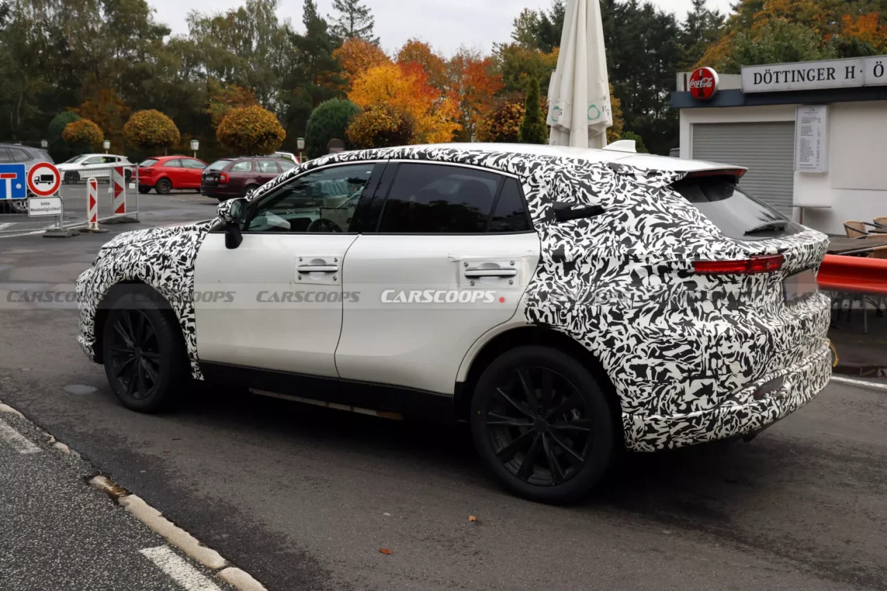 SUV cupê da Toyota é flagrado na Europa e deve ganhar produção no Brasil