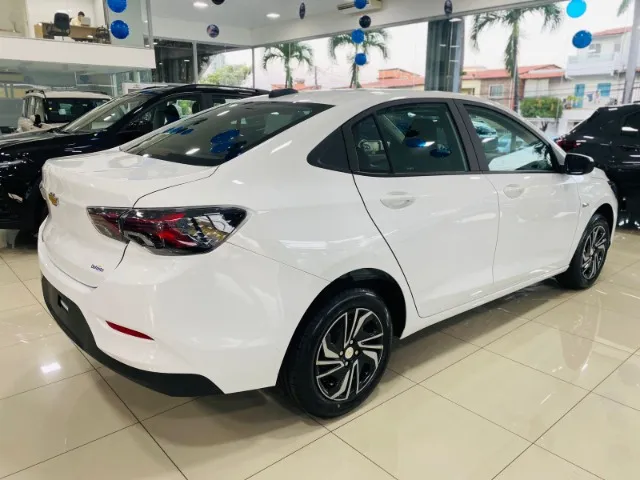 Chevrolet Onix Plus AT Turbo com desconto de R$ 28 mil custa menos que Polo em promoção