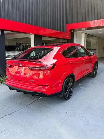 Fiat Fastback Abarth ou Volkswagen Nivus GTS? Veja qual SUV esportivo entrega mais emoção