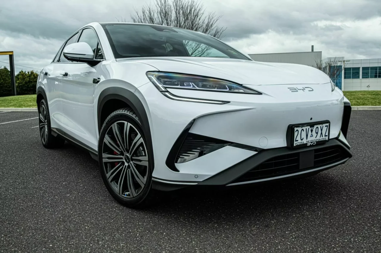 BYD é acusada de estocar carros ilegalmente na Austrália