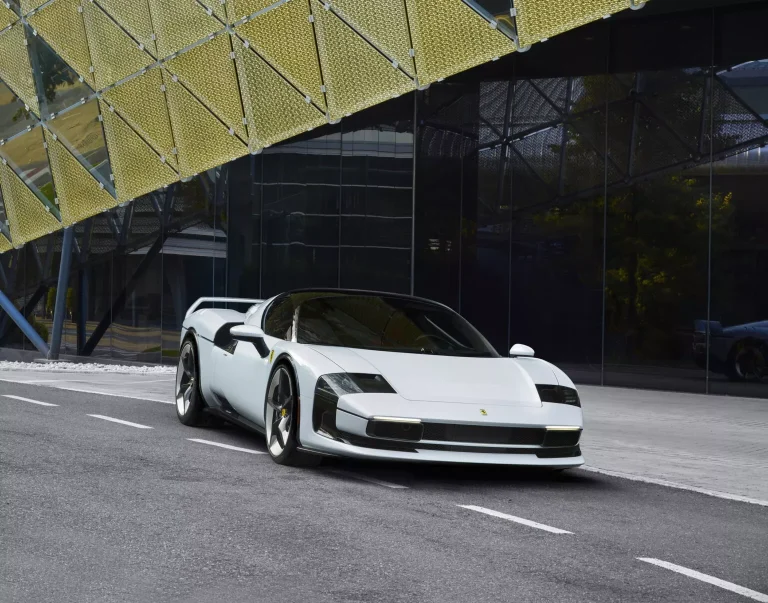 Ferrari celebra a icônica F40 com obra-prima exclusiva