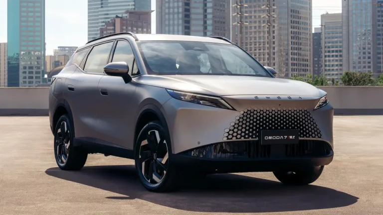 Novo Omoda 7 2026 chega ao país por R$ 254.990 com motor híbrido de 279 cv