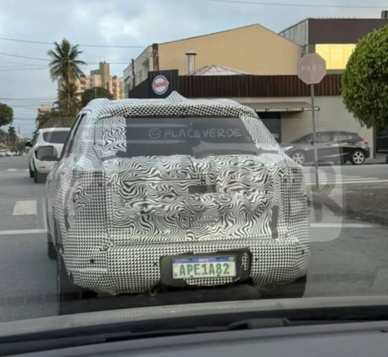 Nissan Kait é visto em testes no Brasil antes da estreia
