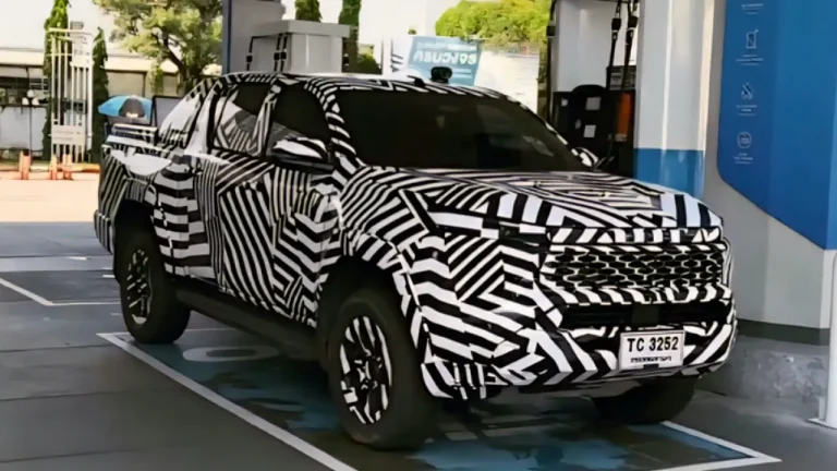Toyota Hilux 2027 surge em testes com sistema híbrido “de fachada”