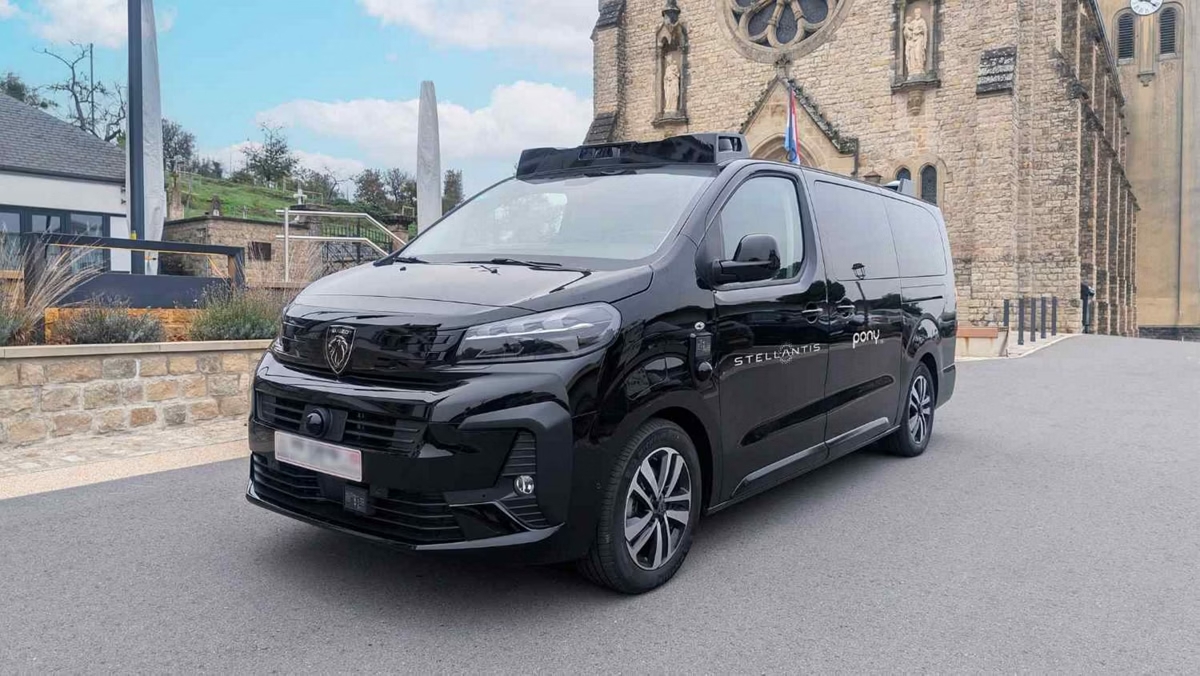 Stellantis anuncia alianças globais para lançar serviço de robotáxis