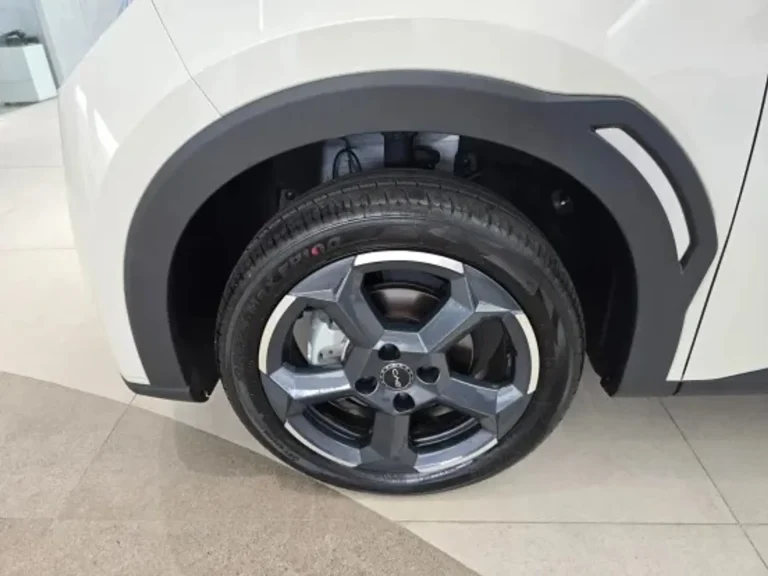 Descubra por que o pneu dos elétricos não é igual ao dos a combustão