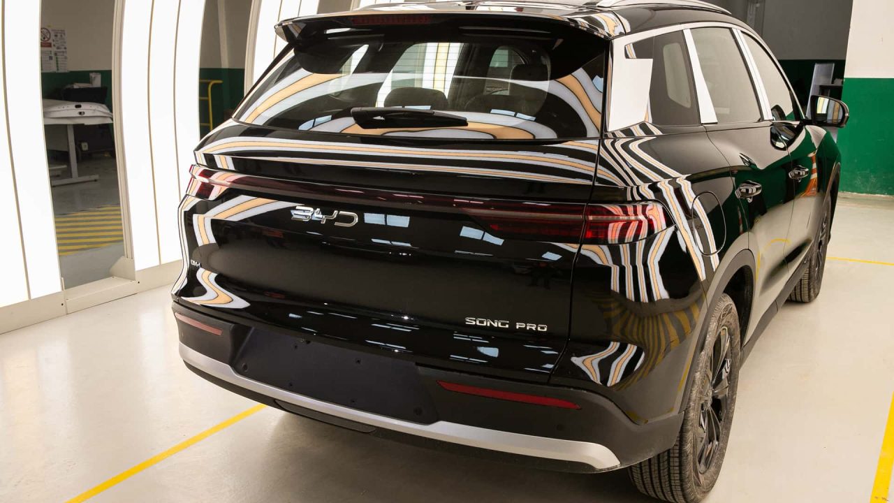 BYD Song Pro chega ao Brasil com visual renovado e motor híbrido flex