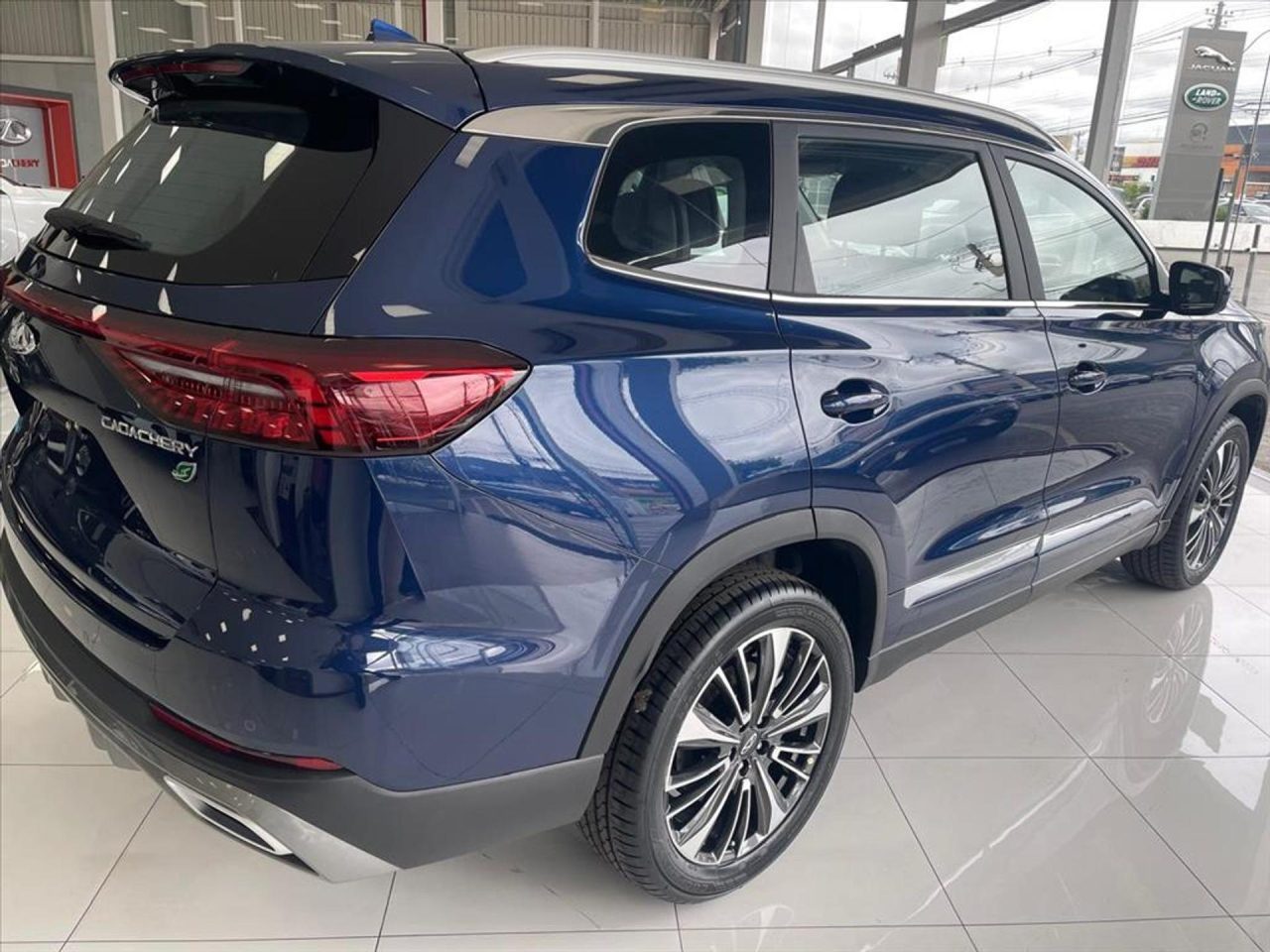 CAOA Chery Tiggo 8 quebra recorde e lidera segmento de 7 lugares em setembro