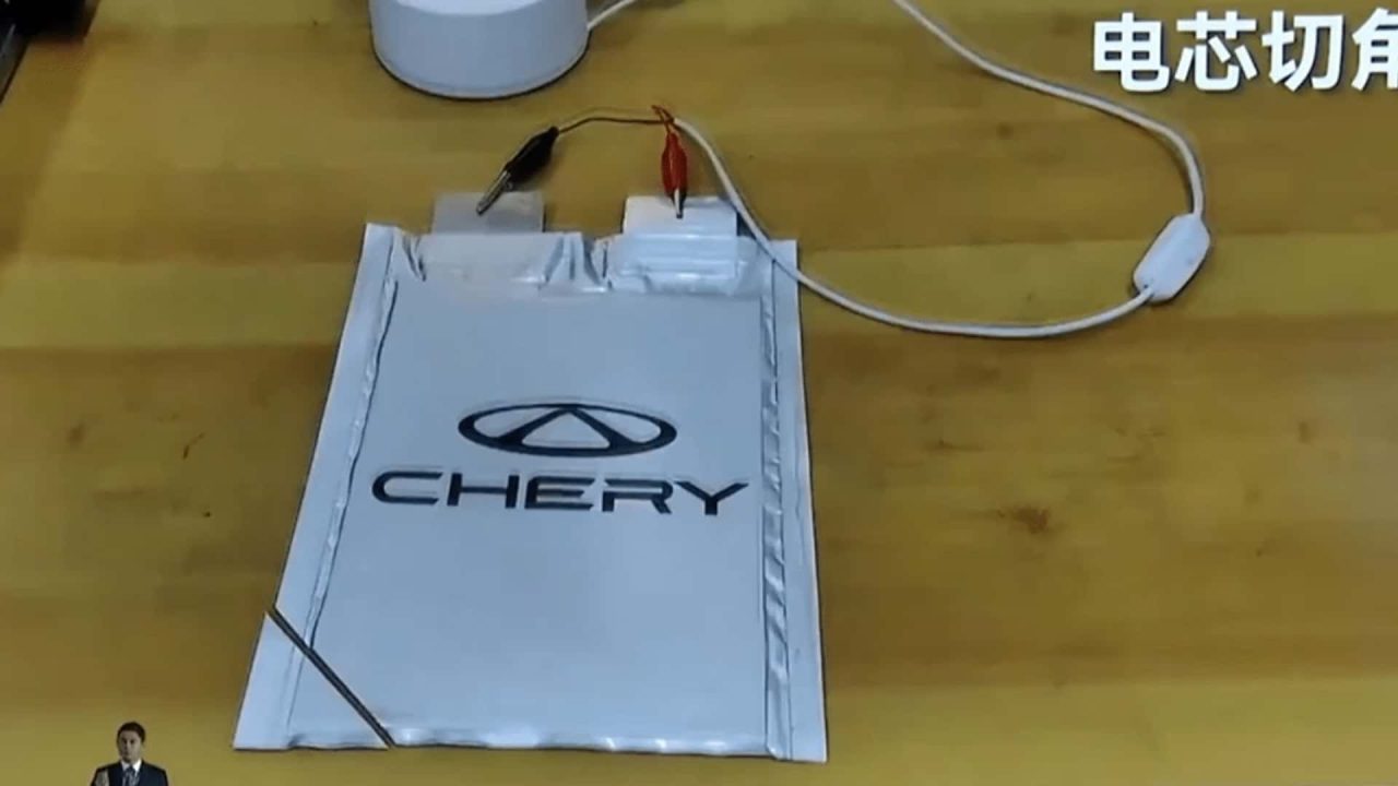 Chery apresenta bateria sólida com alcance de até 1.300 km