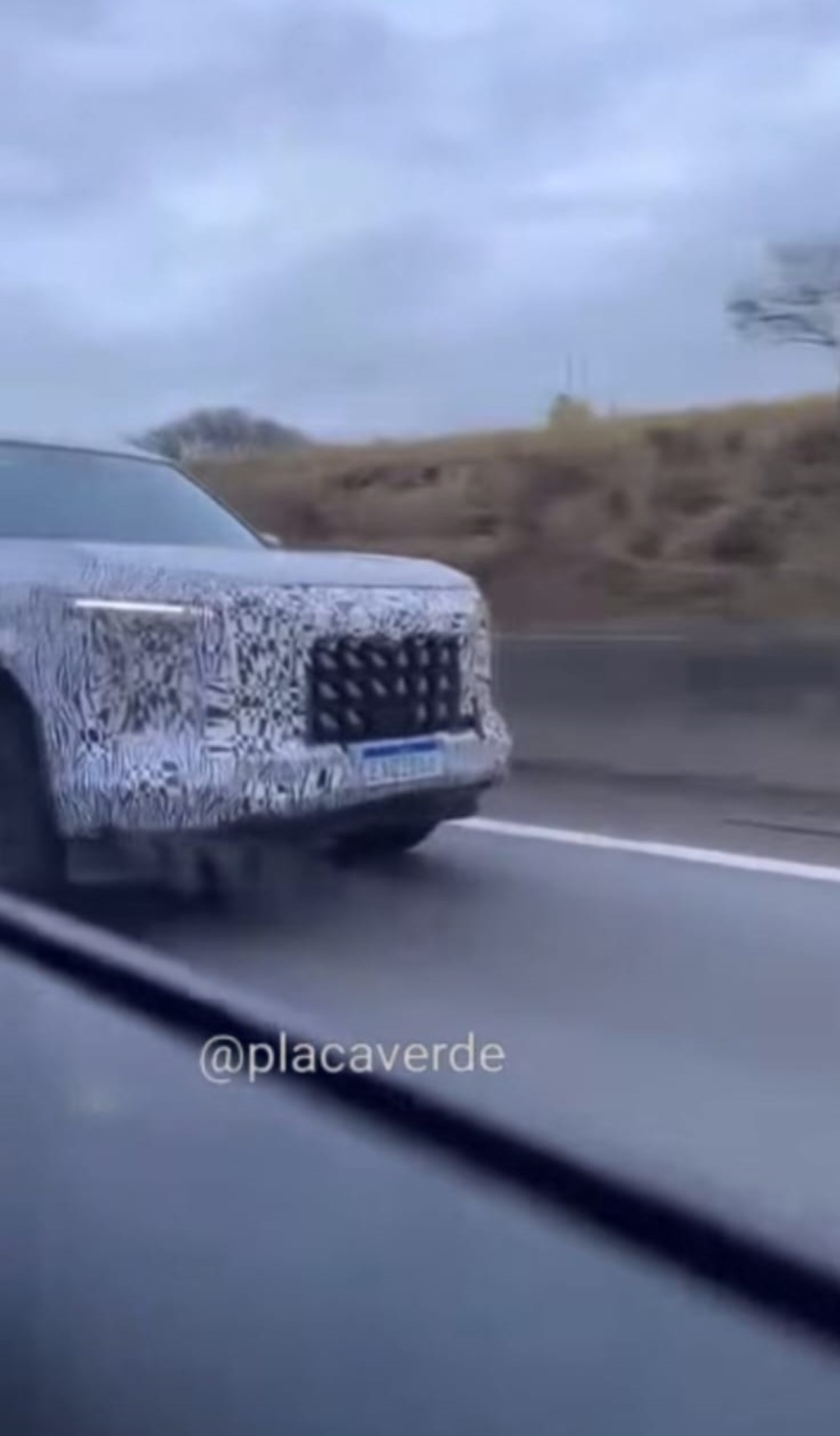 Nova Amarok 2027 é flagrada em Taubaté com base chinesa