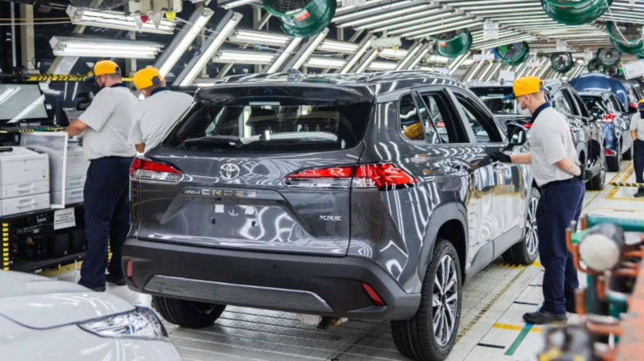 Toyota enfrenta batalha para reconstruir fábrica após prejuízos em série
