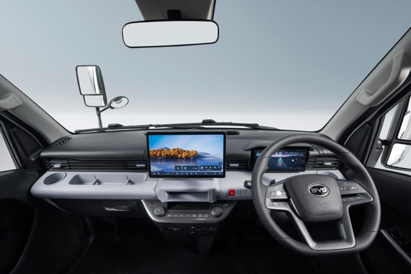 BYD revela caminhão elétrico T35 no Japão com inusitada sauna móvel