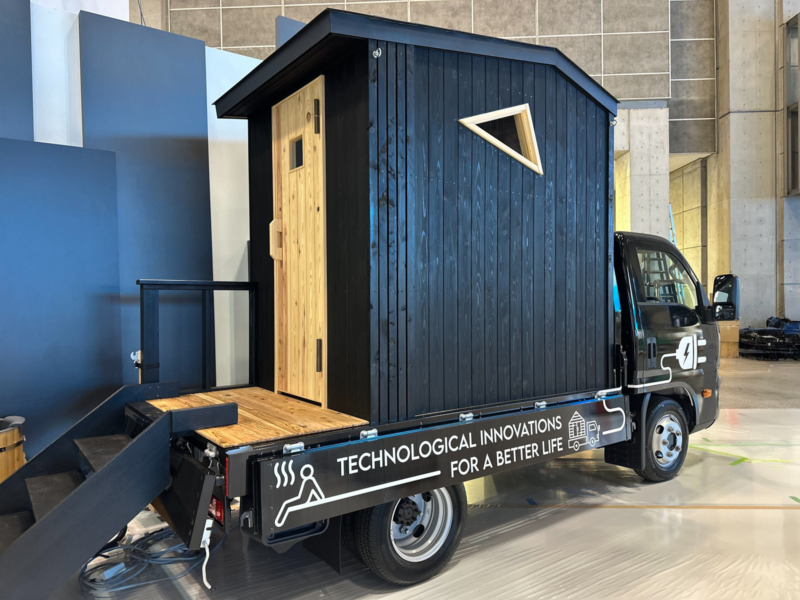 BYD revela caminhão elétrico T35 no Japão com inusitada sauna móvel