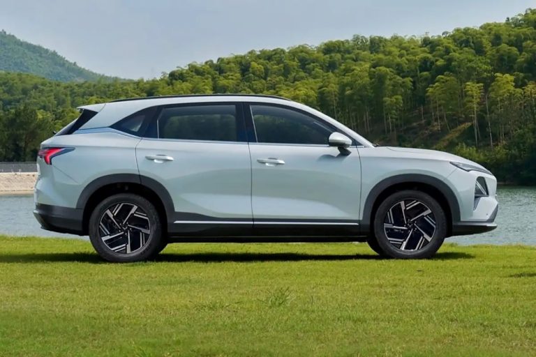 Chevrolet Captiva híbrido plug-in chega ao Brasil no fim de 2025