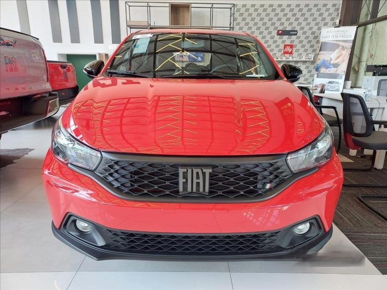 Fiat Argo Drive 1.3 CVT é anunciado em outubro com redução de R$ 25 mil para PcD
