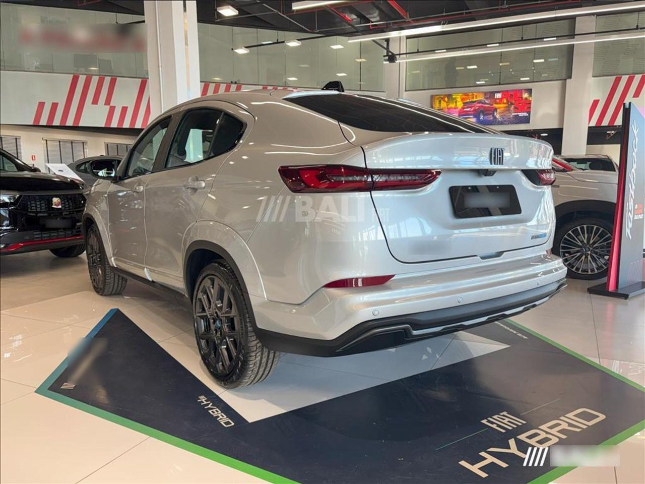Fiat Fastback Impetus Hybrid 2026: ficha técnica, preço e itens de série