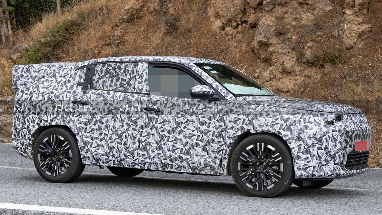 Fiat Fastback reaparece em testes com traços do Panda e plataforma do Basalt