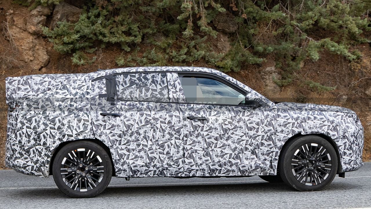 Fiat Fastback reaparece em testes com traços do Panda e plataforma do Basalt