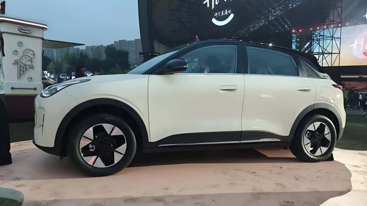 Geely EX2 chega ao país e promete agitar o mercado em novembro