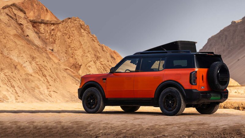 Novo Ford Bronco elétrico tem teto retrátil na China
