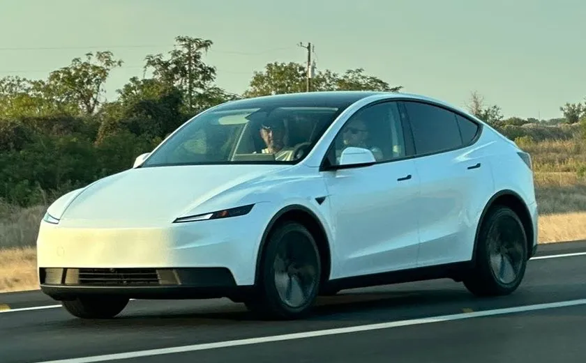 Tesla apresenta Model Y básico com preço próximo ao de SUVs médios no Brasil