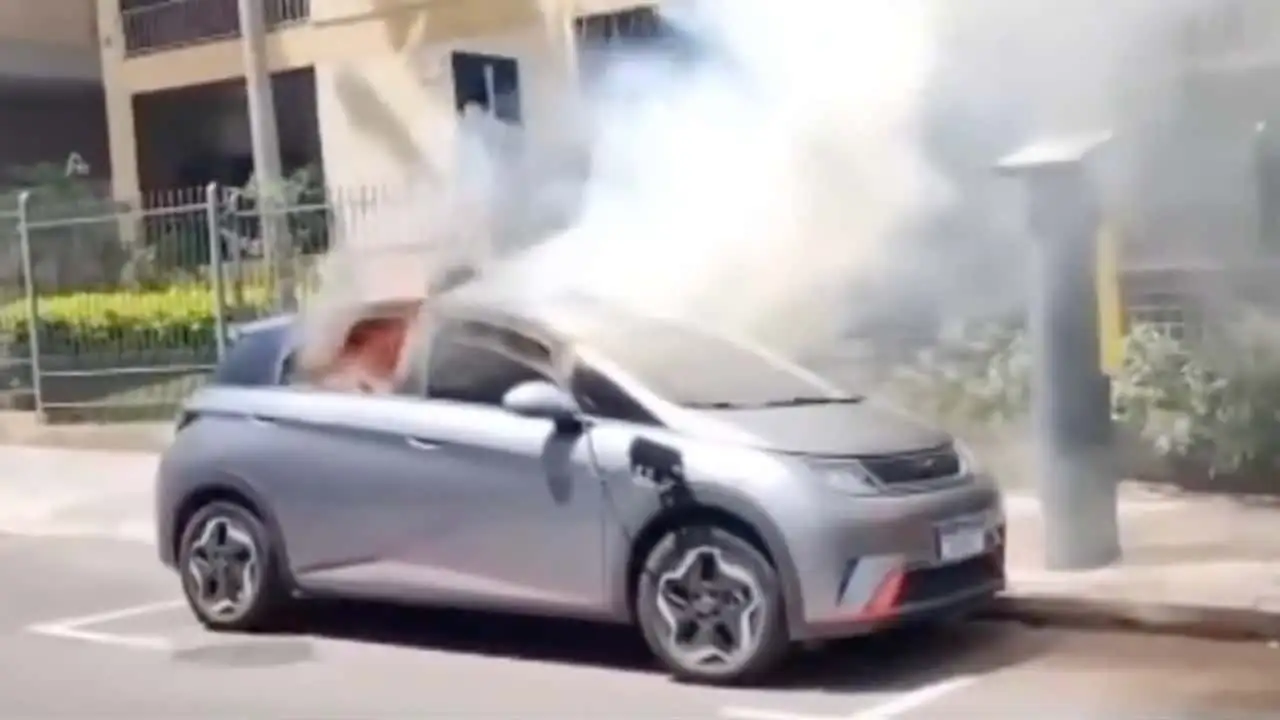 Gambiarra elétrica causa primeiro incêndio em BYD Dolphin no país