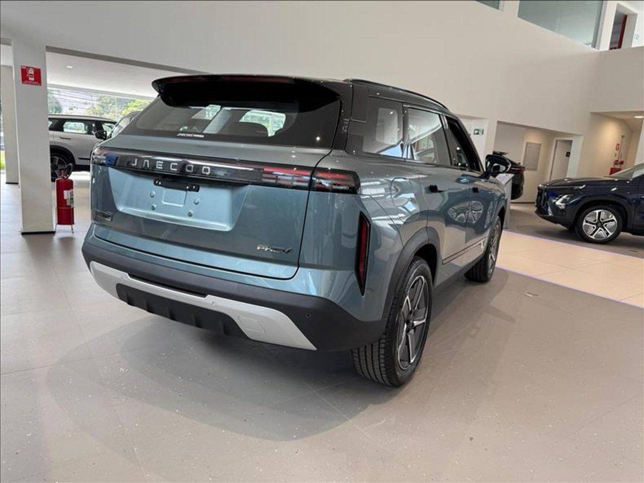 Primeiras impressões: o elegante Jaecoo 7 privilegia conforto, mas decepciona no porta-malas