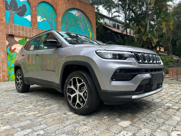 Jeep Compass Longitude é oferecido em outubro com redução de R$ 28.691 para PcD