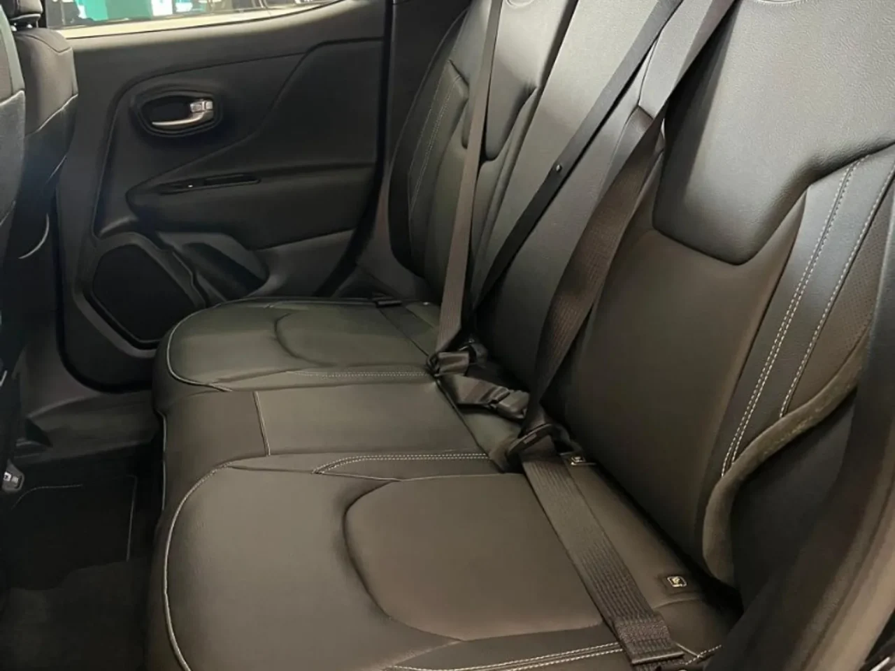 Jeep libera Renegade 2026 com bolada de desconto de até R$ 27,2 mil para PcD
