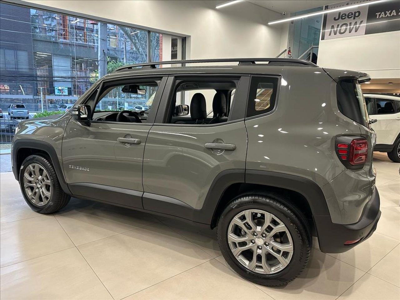Jeep Renegade Altitude é anunciado para PcD com desconto de R$ 34.600