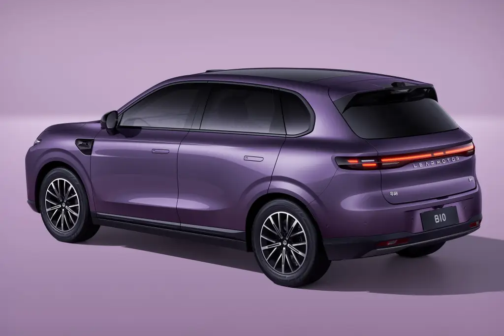 Leapmotor confirma chegada ao Brasil com SUVs C10 e B10 em novembro