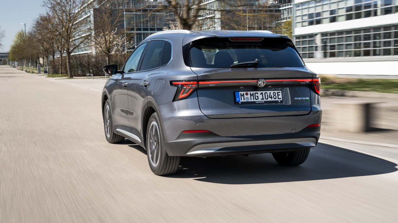 Marca chinesa MG desembarca no Brasil com esportivo de 510 cv rival do BYD Seal
