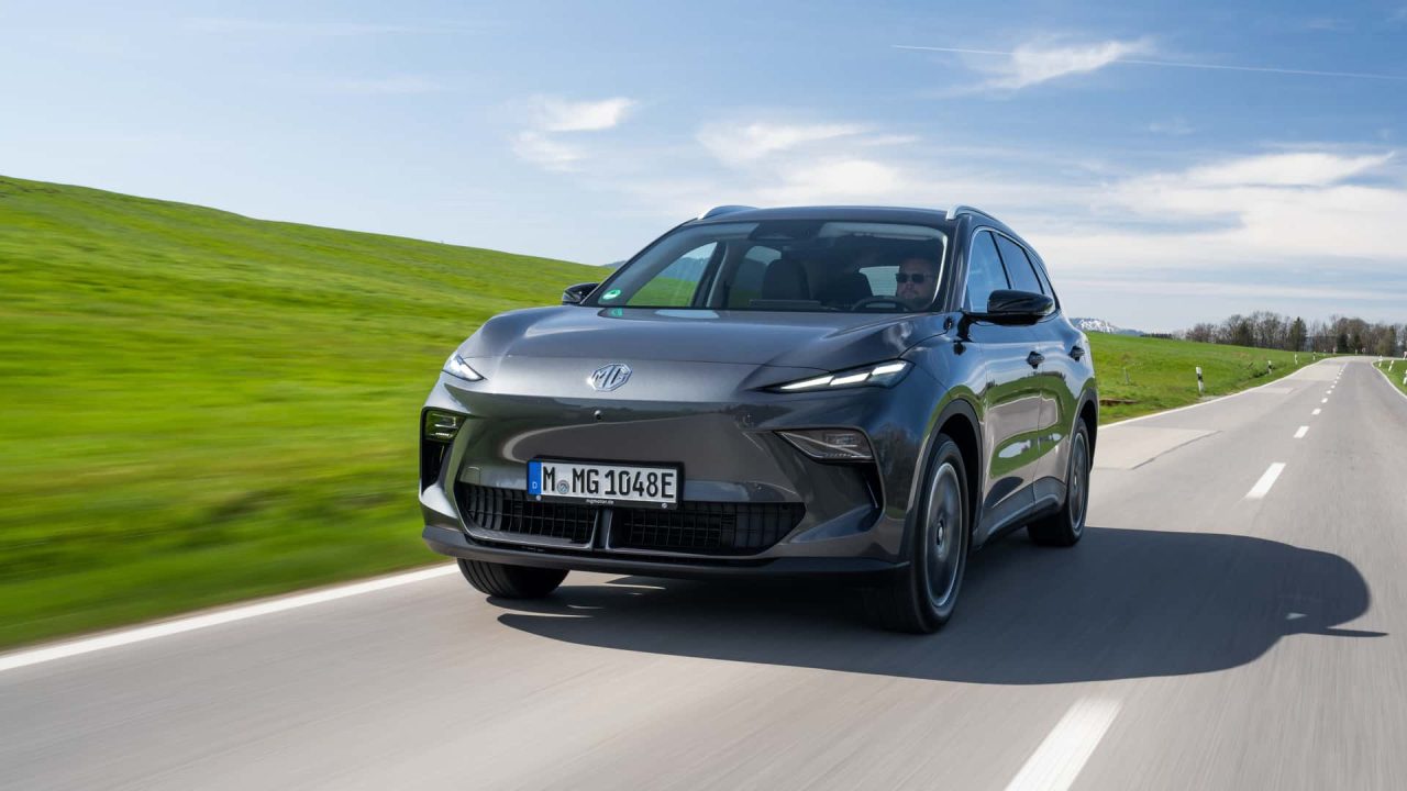 Marca chinesa MG desembarca no Brasil com esportivo de 510 cv rival do BYD Seal