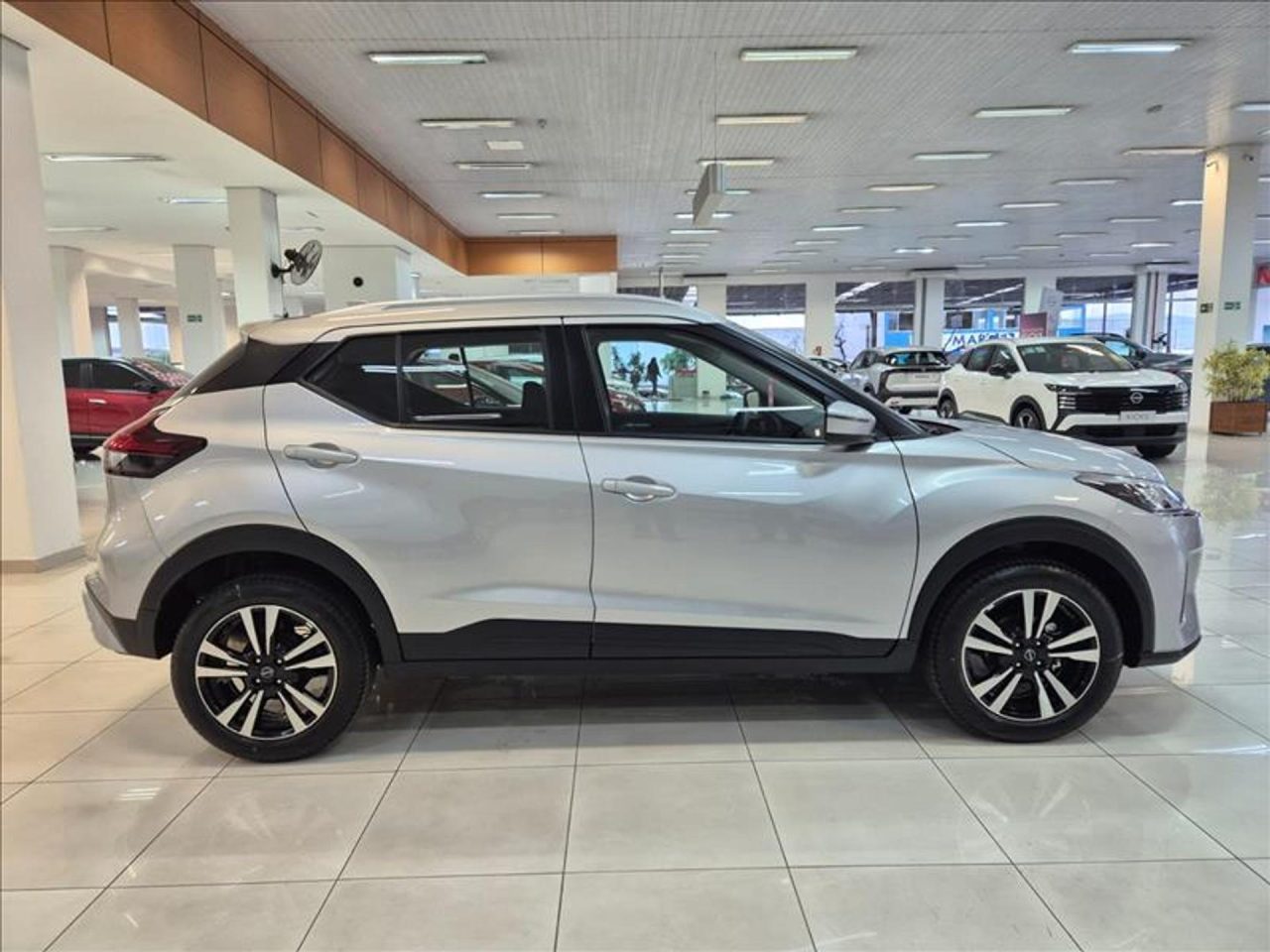 Nissan Kicks Play é vendido em outubro com desconto de R$ 29,2 mil para PcD