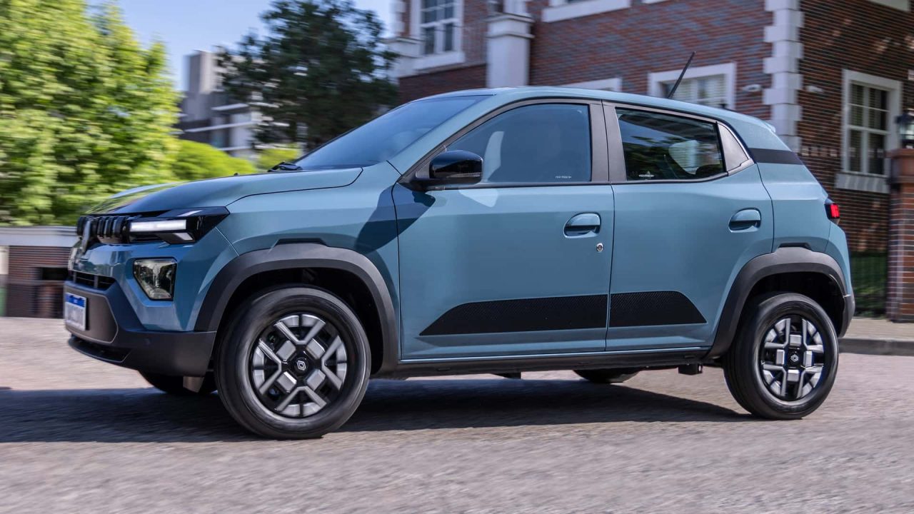 Renault lança Kwid E-Tech por R$ 99.990 para enfrentar o BYD Dolphin Mini