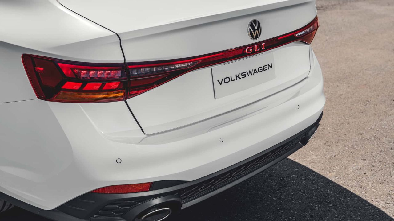 Volkswagen Jetta GLI estreia nas concessionárias em novembro por R$ 269.990