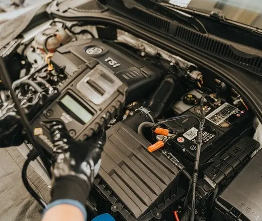 Descubra em quanto tempo a bateria do carro pode te deixar na mão