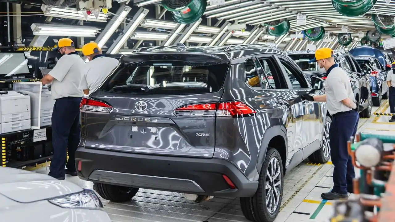 Sem produção no Brasil até 2026, Toyota recorrerá a fábricas do Japão e Indonésia