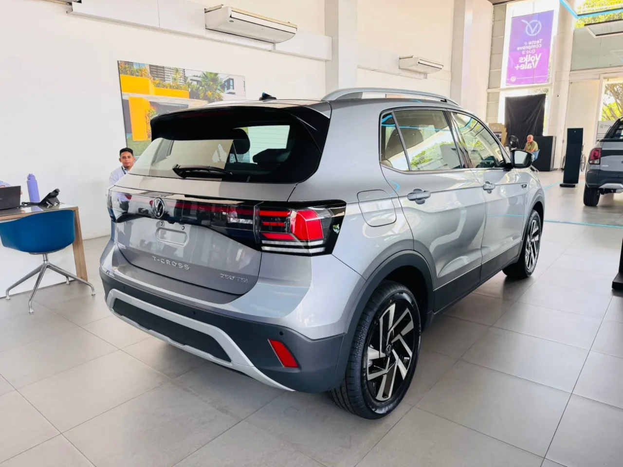 Volkswagen derruba o preço do T-Cross Highline 2026 em R$ 39.342 para PcD em outubro