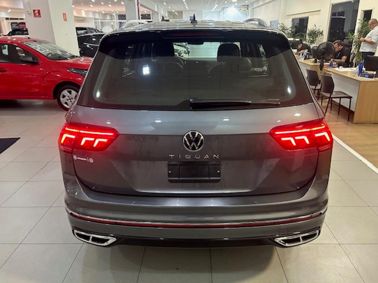 Volkswagen Tiguan entra em queima de estoque com R$ 51 mil de desconto