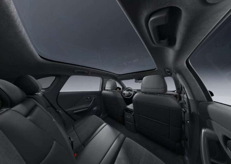 Leapmotor B05 tem interior mostrado em prévia antes do lançamento