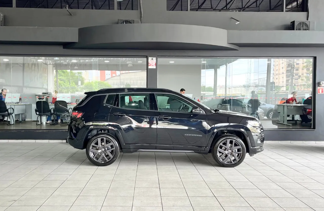 Preço do Jeep Compass Sport 2026 é reduzido em R$ 32.094 para PcD em novembro