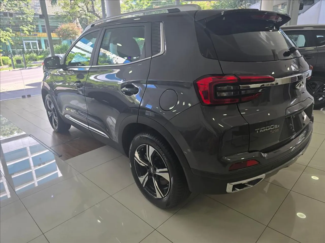 Caoa Chery Tiggo 5x dispara 40,1% em outubro e bate recorde de 2025
