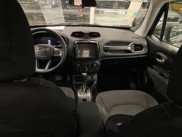 Jeep corta R$ 27.170 do preço do Jeep Renegade Altitude 2026 para PcD em novembro